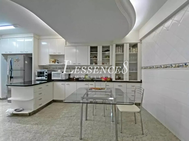 Sobrado para Venda em Goiânia - 5