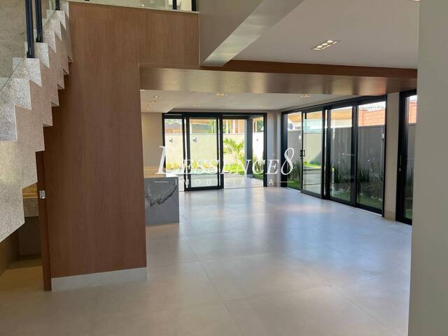 #373 - Casa em condomínio para Venda em Aparecida de Goiânia - GO