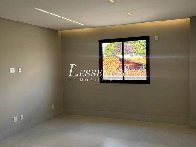 Sobrado para Venda em Goiânia - 5