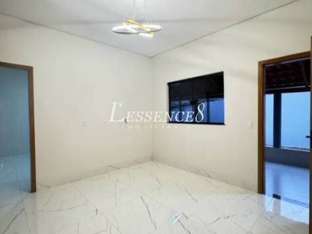 Casa para Venda em Aparecida de Goiânia - 2