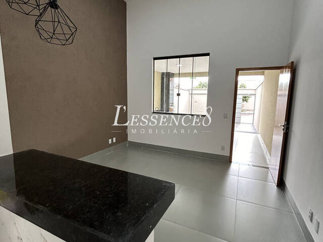 Casa para Venda em Goiânia - 3