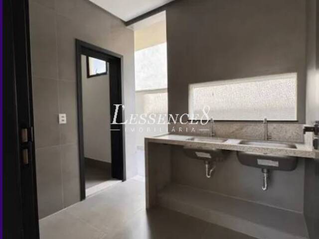 Casa para Venda em Goiânia - 5