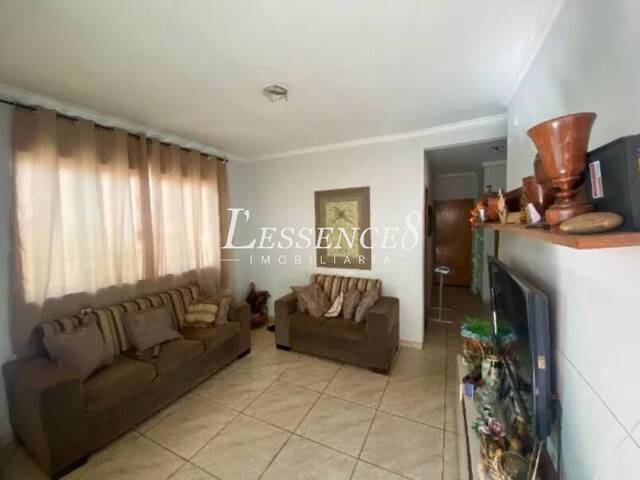 Casa para Venda em Aparecida de Goiânia - 2