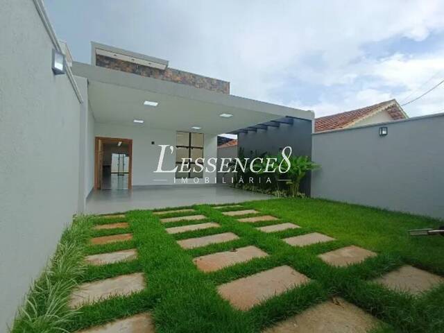 Casa para Venda em Aparecida de Goiânia - 2