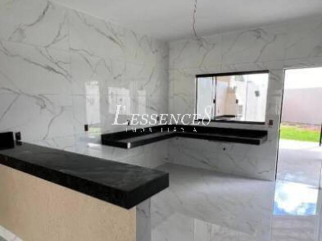 Casa para Venda em Aparecida de Goiânia - 2