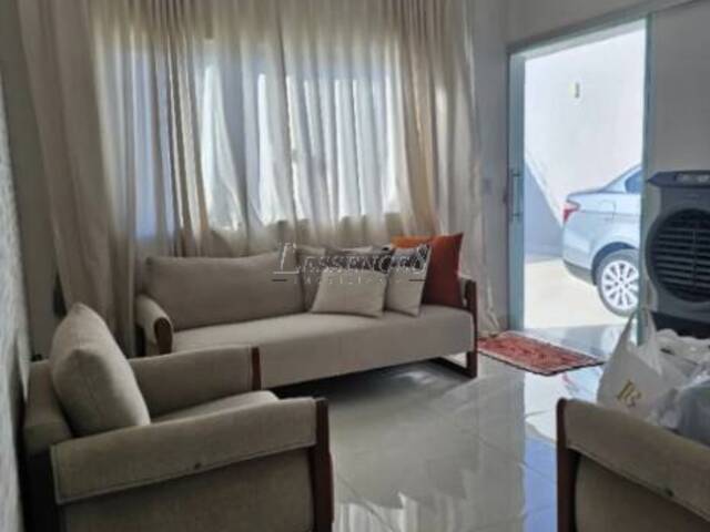 Casa para Venda em Aparecida de Goiânia - 2