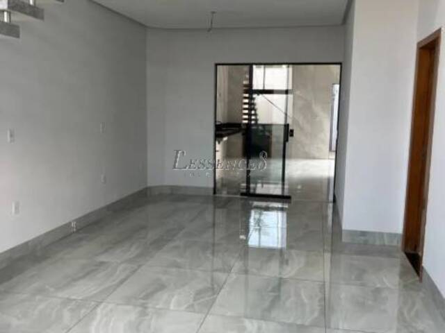 #789 - Sobrado para Venda em Aparecida de Goiânia - GO - 2