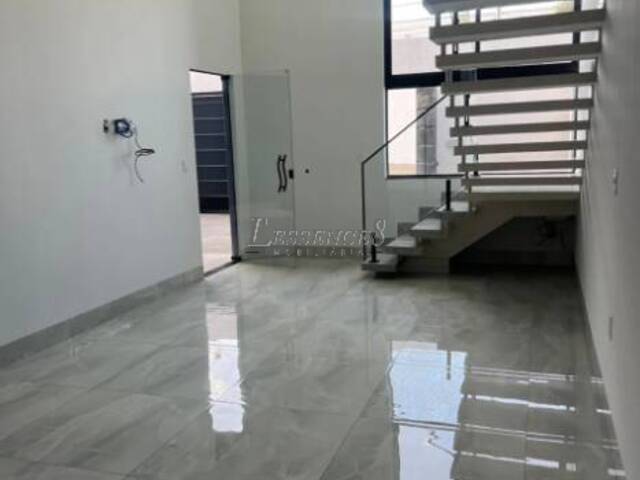 Sobrado para Venda em Aparecida de Goiânia - 4