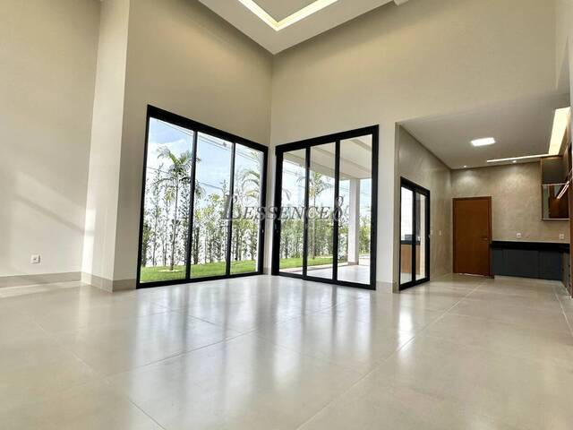 #823 - Casa em condomínio para Venda em Senador Canedo - GO - 2