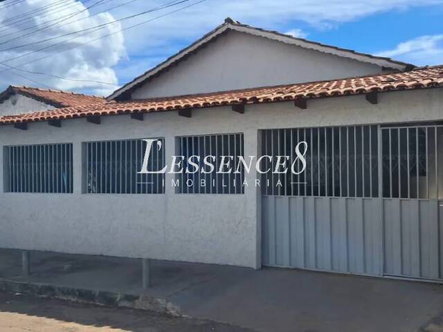 #896 - Casa para Venda em Goiânia - GO - 1