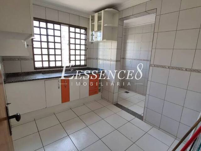 #902 - Apartamento para Venda em Goiânia - GO - 3