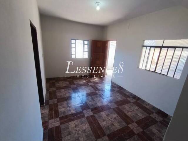 #912 - Casa para Venda em Anápolis - GO - 3