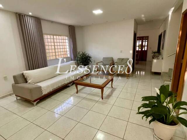 #928 - Sobrado para Venda em Goiânia - GO - 2