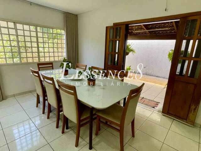 Sobrado para Venda em Goiânia - 4