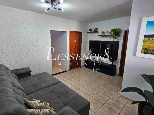 #957 - Casa para Venda em Goiânia - GO - 2