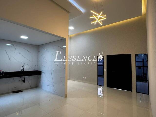 Casa para Venda em Goiânia - 3