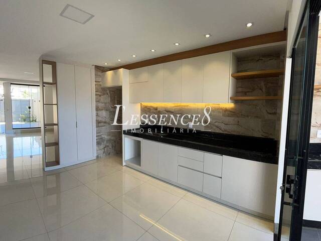 Sobrado para Venda em Goiânia - 5