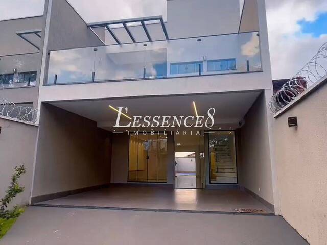 #1031 - Sobrado para Venda em Goiânia - GO - 1