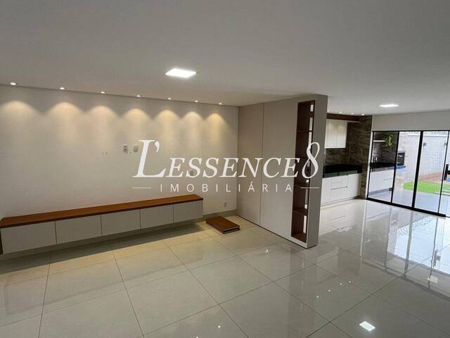 Sobrado para Venda em Goiânia - 4