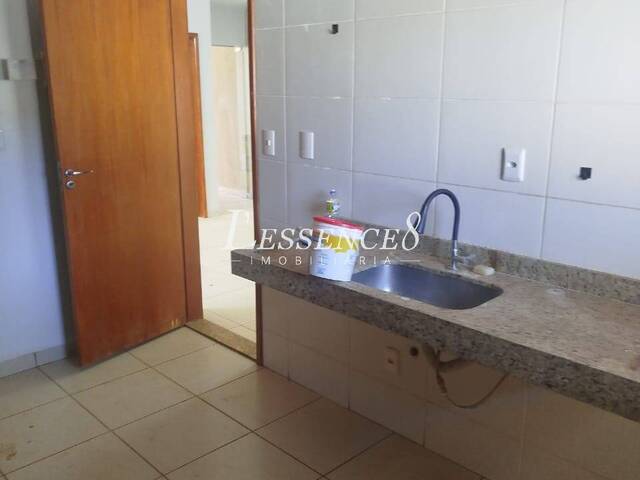 #1044 - Sobrado para Venda em Goiânia - GO - 3