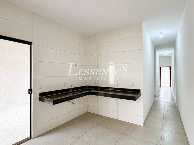 Casa para Venda em Aparecida de Goiânia - 2