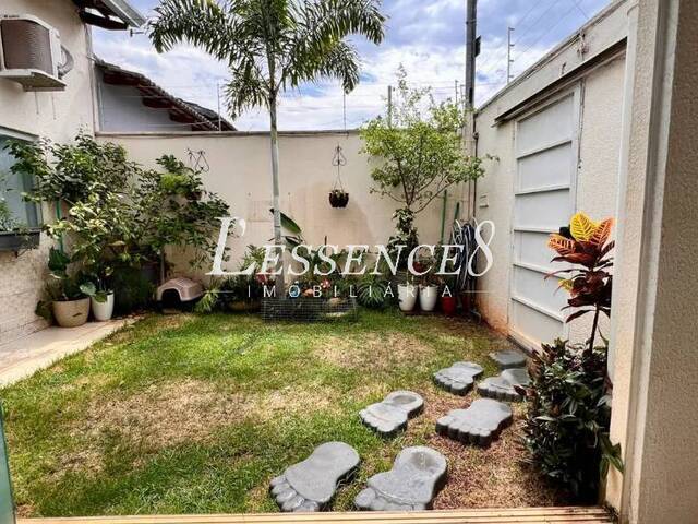 #1125 - Casa para Venda em Aparecida de Goiânia - GO - 1
