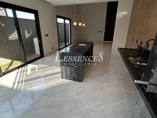 #1136 - Casa para Venda em Senador Canedo - GO - 3