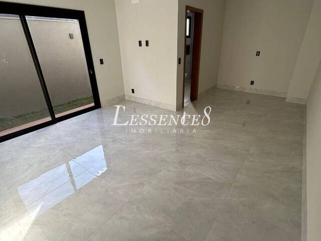 Casa para Venda em Senador Canedo - 5