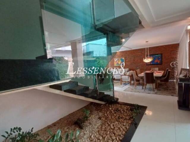 Sobrado para Venda em Goiânia - 4