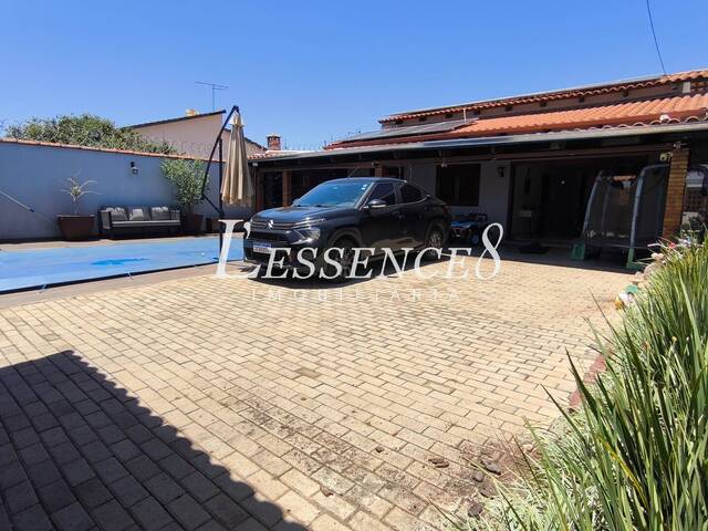 #1200 - Casa para Venda em Goiânia - GO - 1