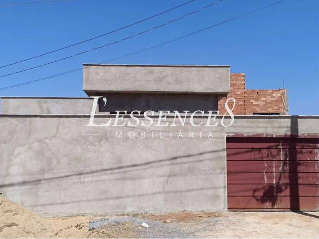 #1201 - Casa para Venda em Aparecida de Goiânia - GO - 1