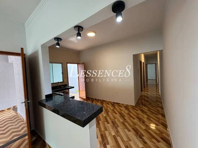 #1211 - Casa para Venda em Anápolis - GO - 2