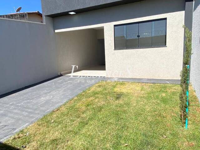 #1212 - Casa para Venda em Aparecida de Goiânia - GO - 1