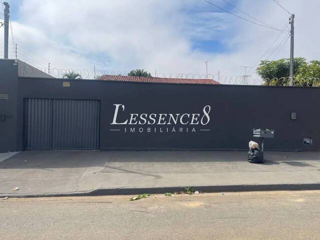 #1214 - Casa para Venda em Aparecida de Goiânia - GO - 1