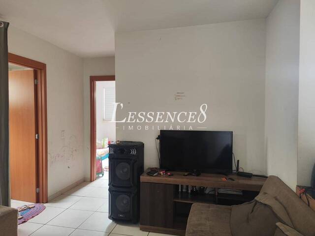 #1220 - Apartamento para Venda em Aparecida de Goiânia - GO - 2