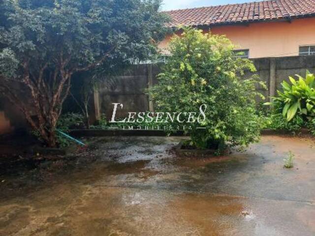 #1247 - Casa para Venda em Aparecida de Goiânia - GO - 1