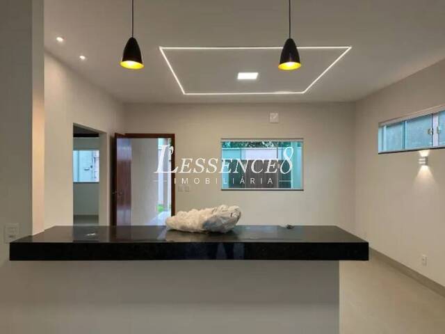 Casa para Venda em Abadia de Goiás - 5