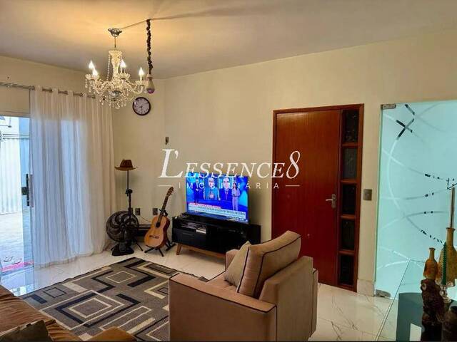 #1438 - Casa para Venda em Aparecida de Goiânia - GO - 3