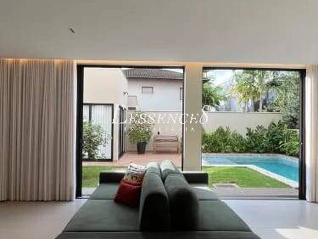 #1531 - Casa para Venda em Goiânia - GO - 2