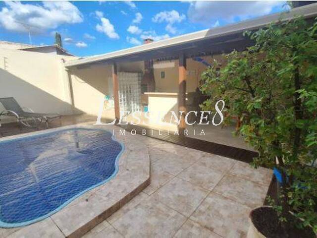 #1557 - Casa para Venda em Goiânia - GO - 2