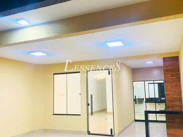 #1572 - Casa para Venda em Goiânia - GO - 2