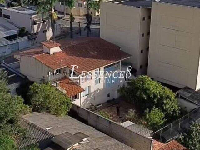 Sobrado para Venda em Goiânia - 4