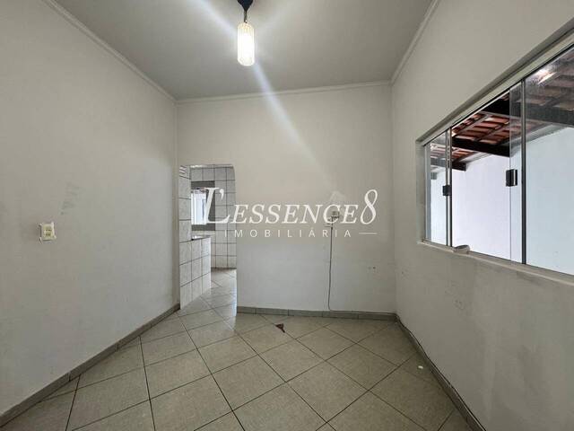 #1622 - Casa para Venda em Goiânia - GO - 2