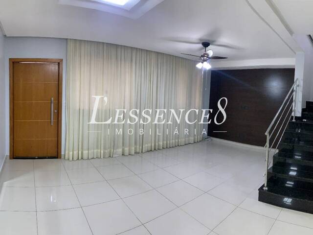 Sobrado para Venda em Goiânia - 5