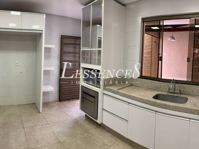 Sobrado para Venda em Goiânia - 4