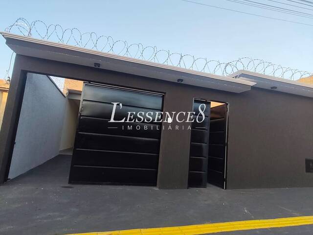 #1781 - Casa para Venda em Aparecida de Goiânia - GO - 2