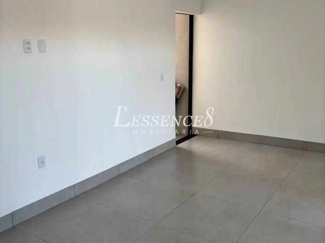 Casa para Venda em Goiânia - 3