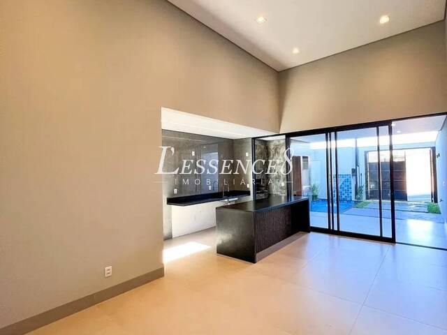 Casa para Venda em Goiânia - 3