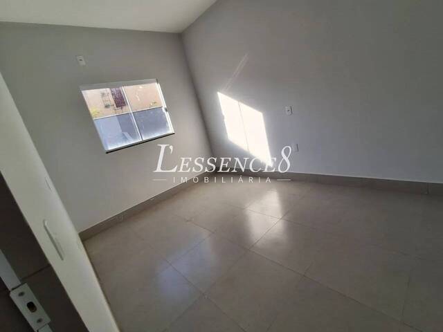 Sobrado para Venda em Goiânia - 3