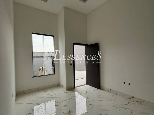 Casa para Venda em Aparecida de Goiânia - 2